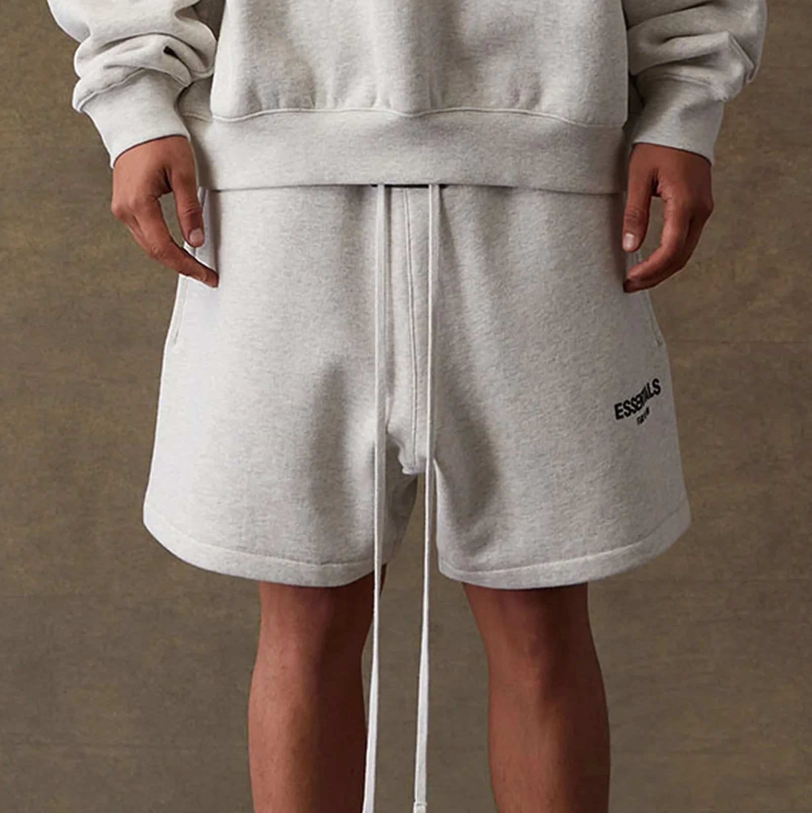 Essentials Shortsit - Sneak.ee