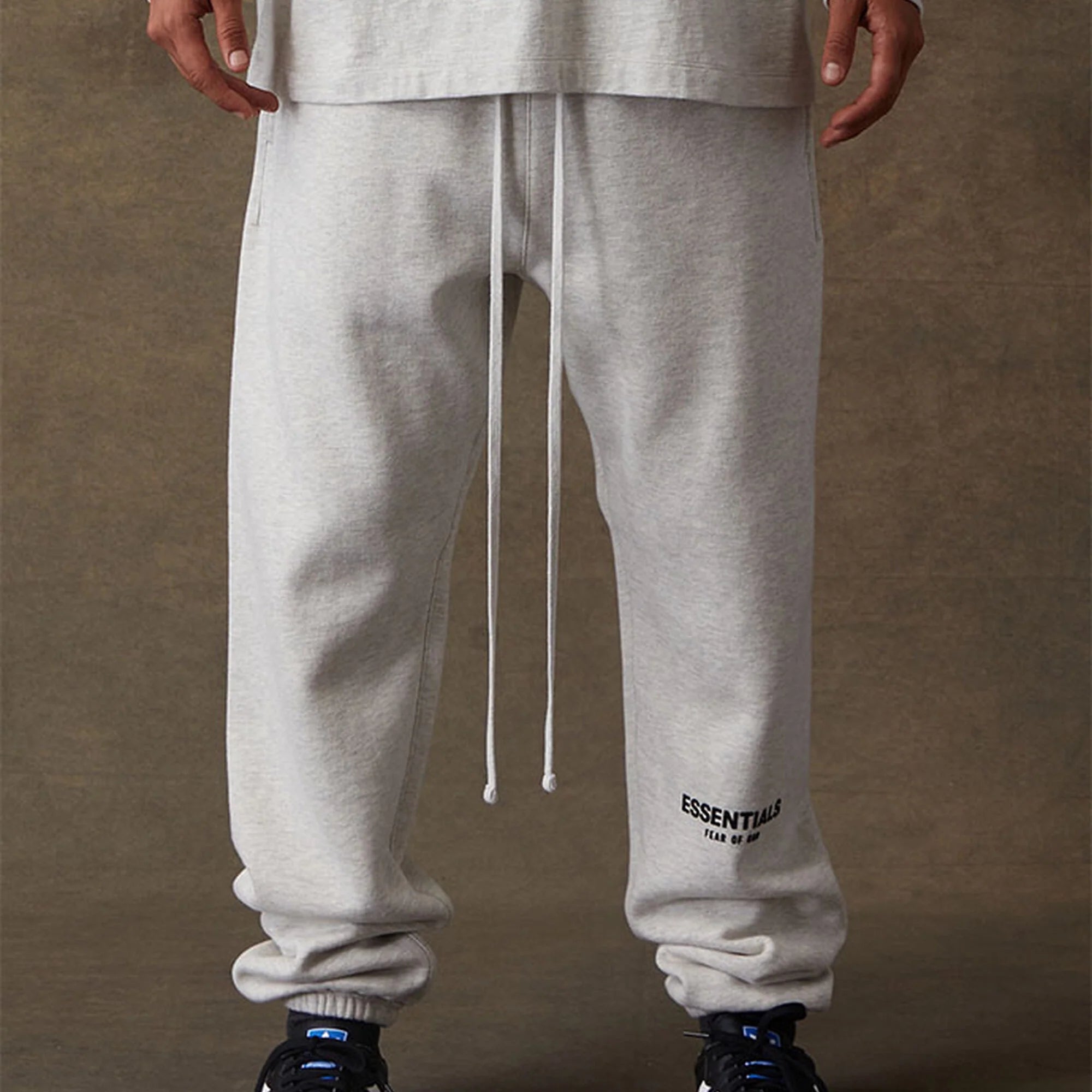 Essentials Sweatpants värissä dark oatmeal