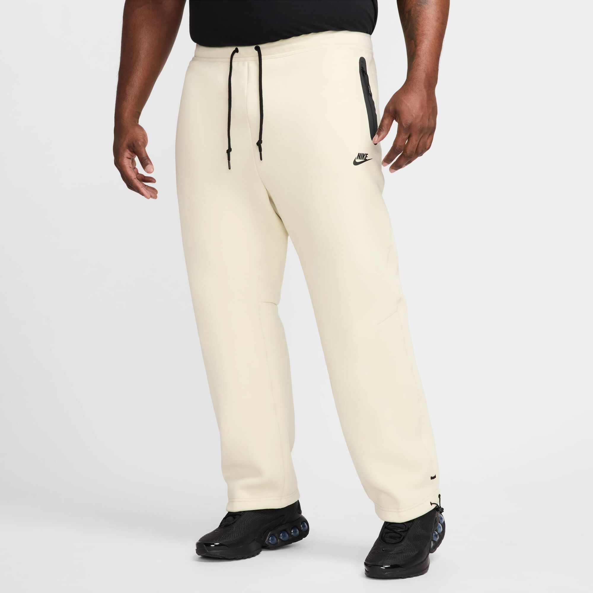 Nike Tech Fleece Open-Hem Trousers Light Khaki/Black