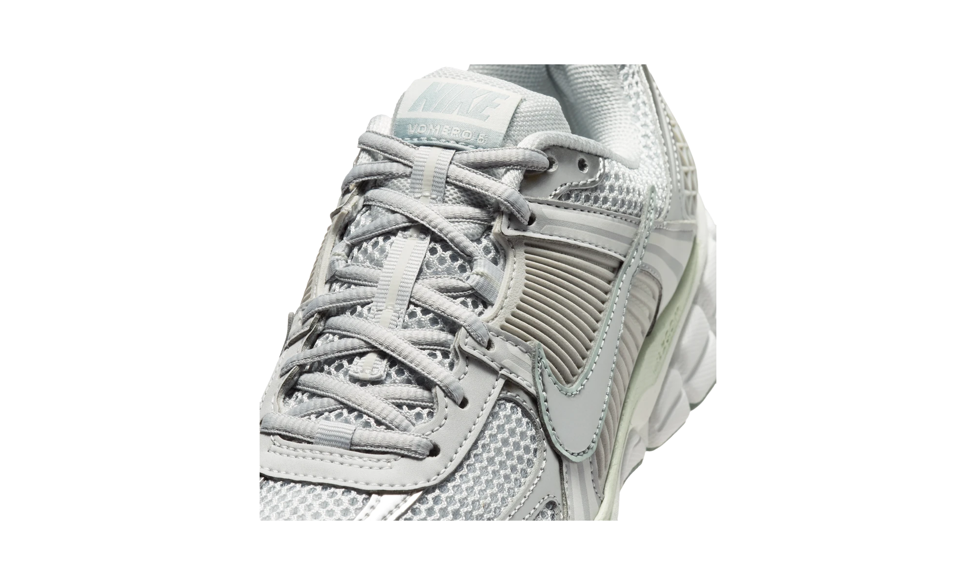 Nike Zoom Vomero 5 shoes with reflective accents Grey Fog/Off-White/Spruce Aura/Grey Fog