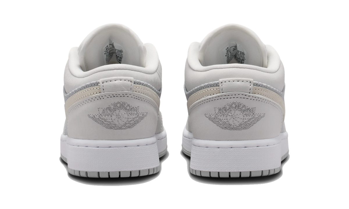 Air Jordan 1 Low SE Off-White/Soft Pearl/Light Smoke Grey