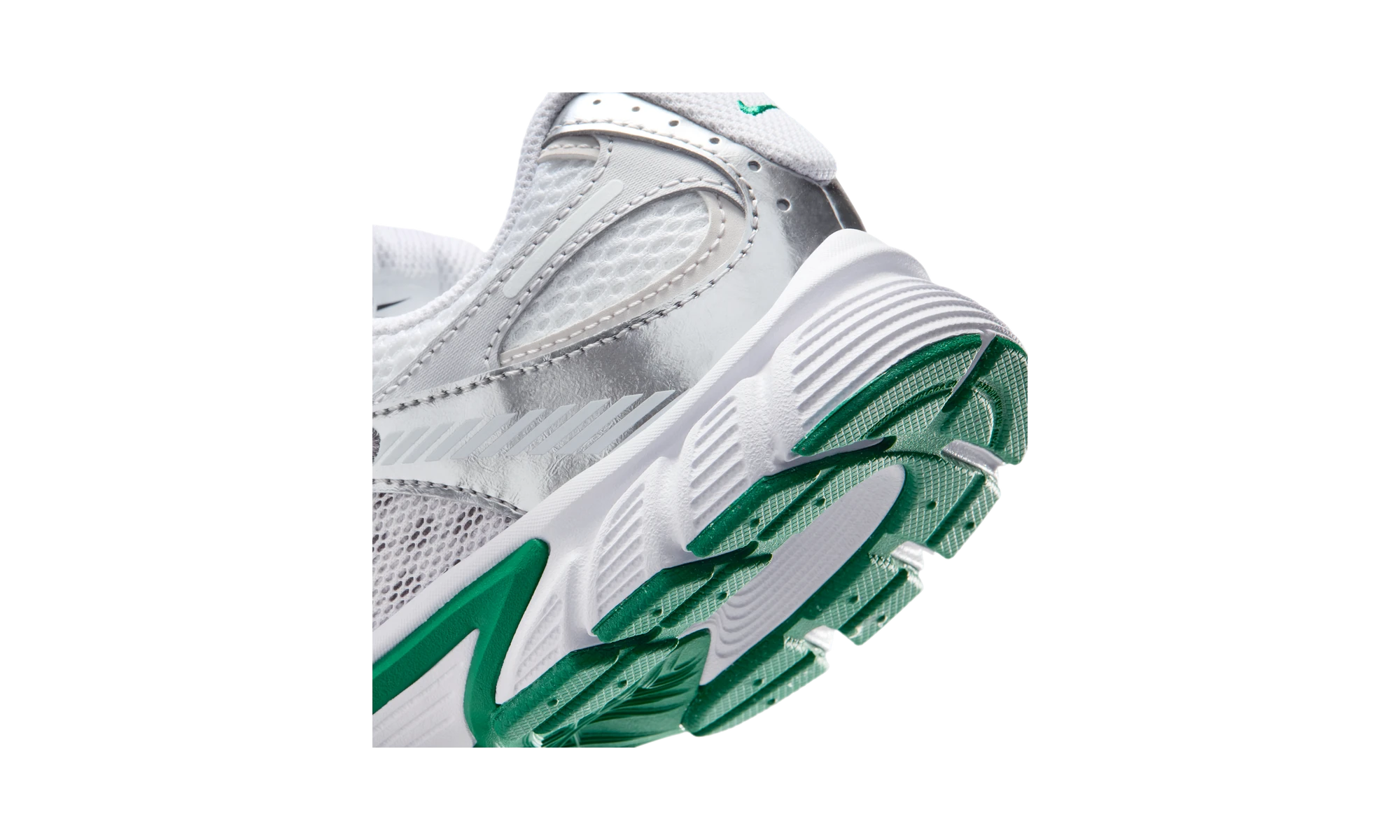 Nike V5 RNR White/Vast Grey/Metallic Silver/Malachite