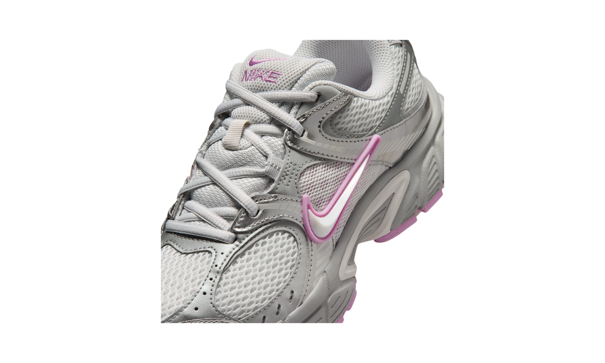 Nike V5 RNR shoes with reflective design accents Light Smoke Grey/Photon Dust/Light Magenta/Off-White