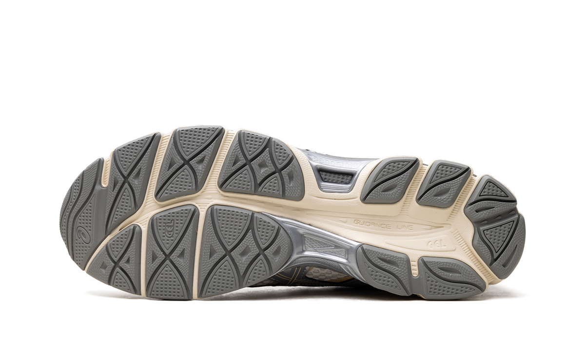 ASICS Gel-Cumulus 16 Cream Clay Grey