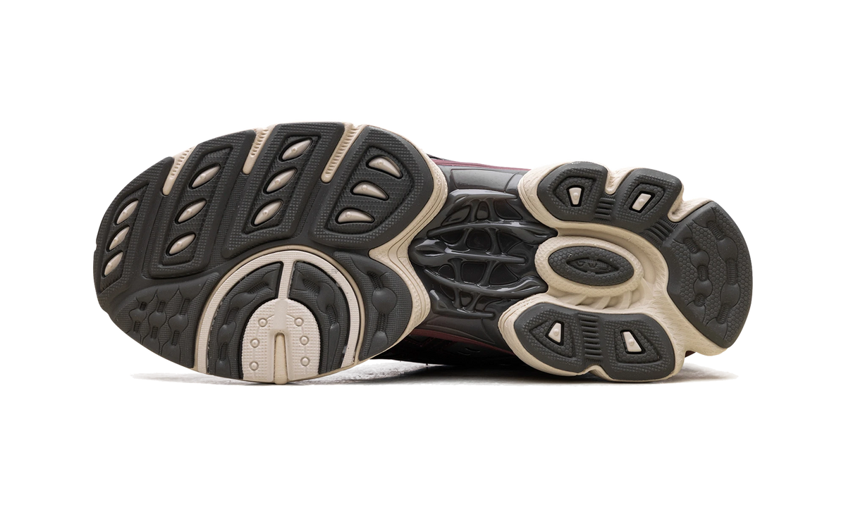 ASICS Gel-Nimbus 9 Truffle Grey Dark Cherry