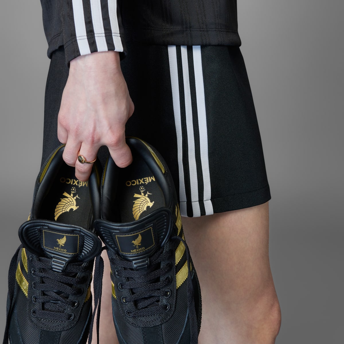 Adidas Samba OG Mexico Black Gold Metallic