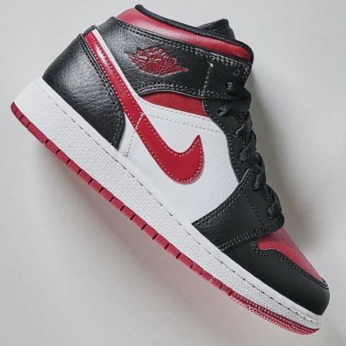 Air Jordan 1 Mid Bred Toe, Black/Noble Red-White (554724-066 / 554725-066)