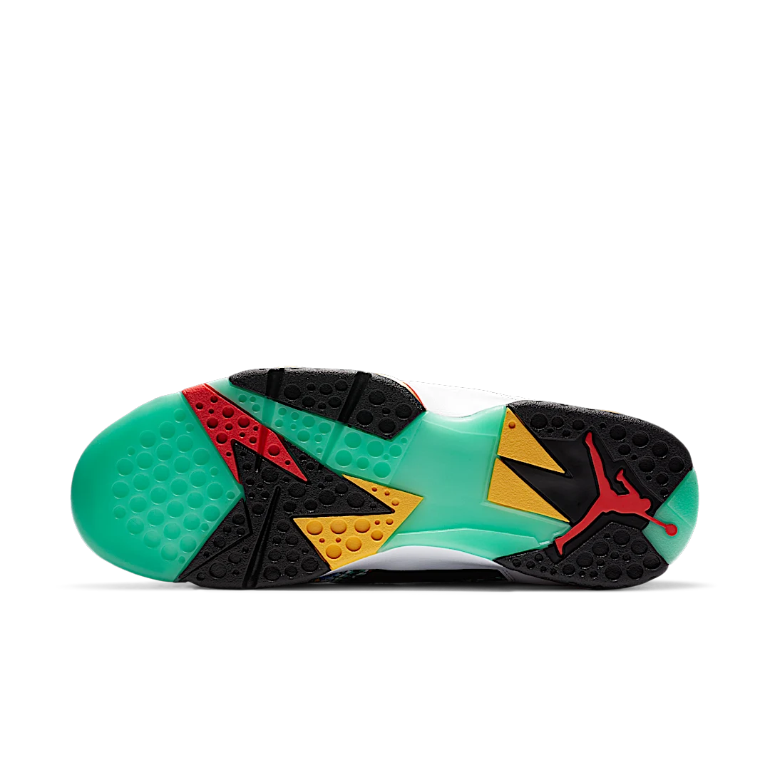 Air Jordan 7 Retro Greater China, White/Chile Red-Black-Metallic Gold (CW2805-160)