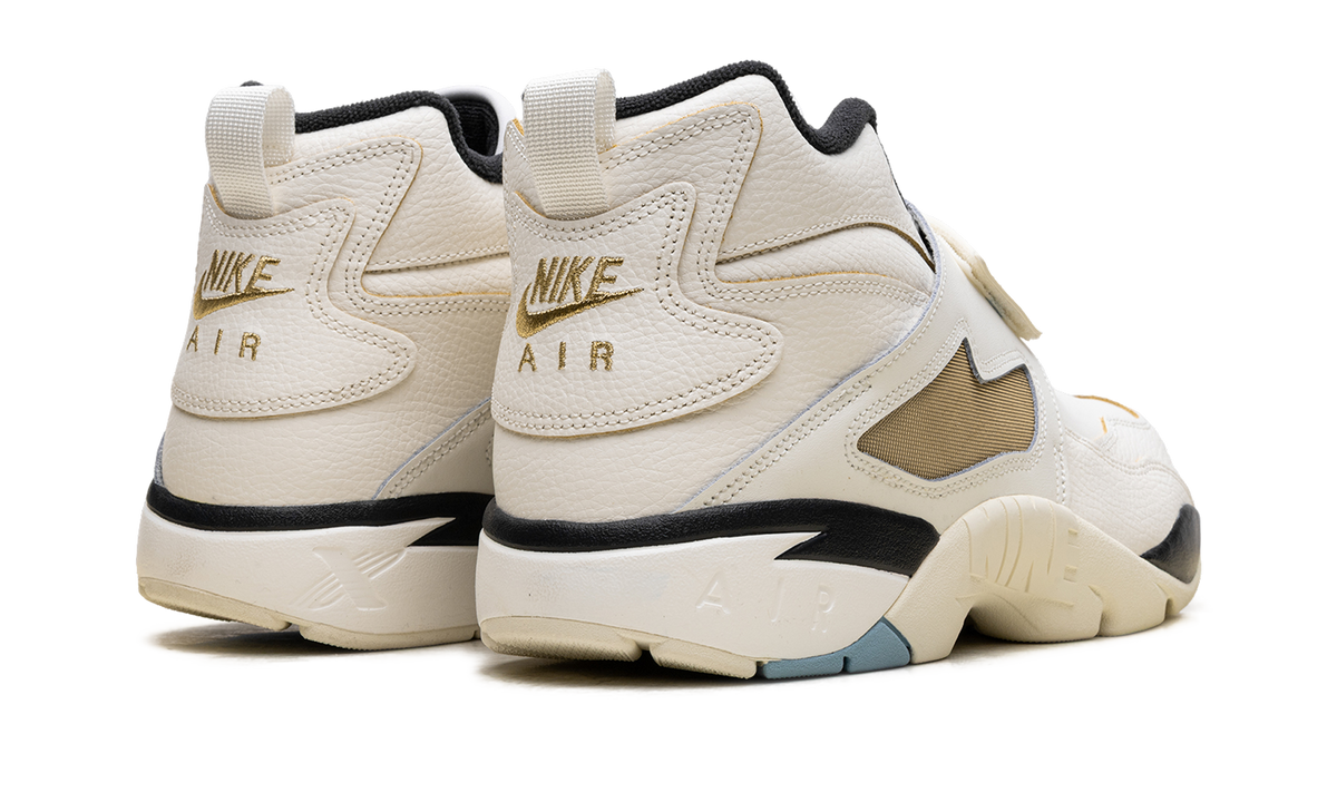 Nike Air Diamond Turf Must Be the Money