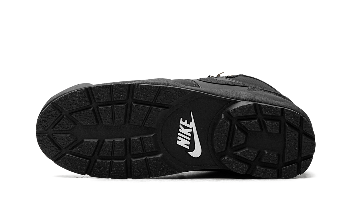 Nike Baltoro Black Metallic Gold
