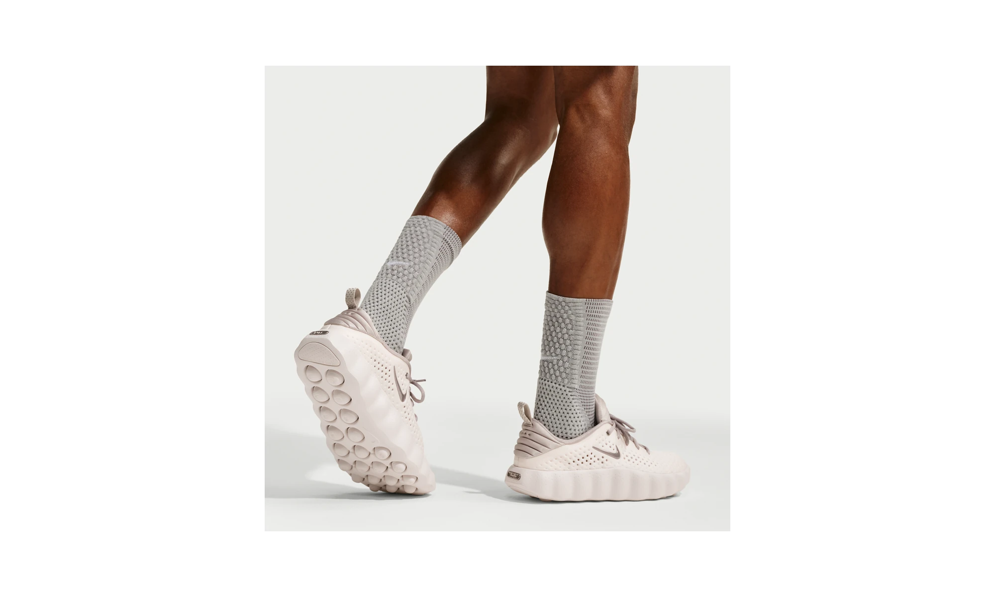 Nike Mind 002 Phantom
