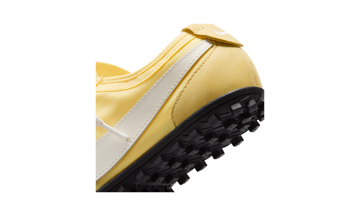 Nike Moon Shoe OG Soft Yellow Black Soft Pearl