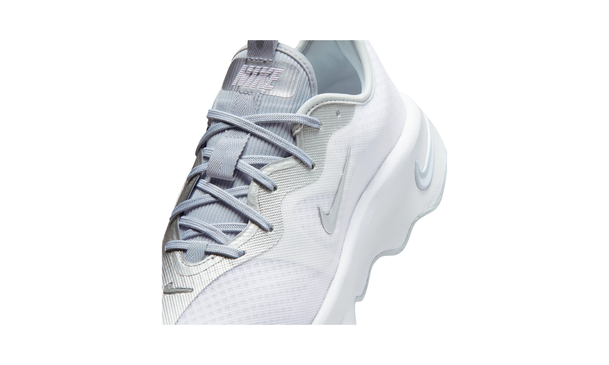 Nike Motiva 2 White Metallic Silver