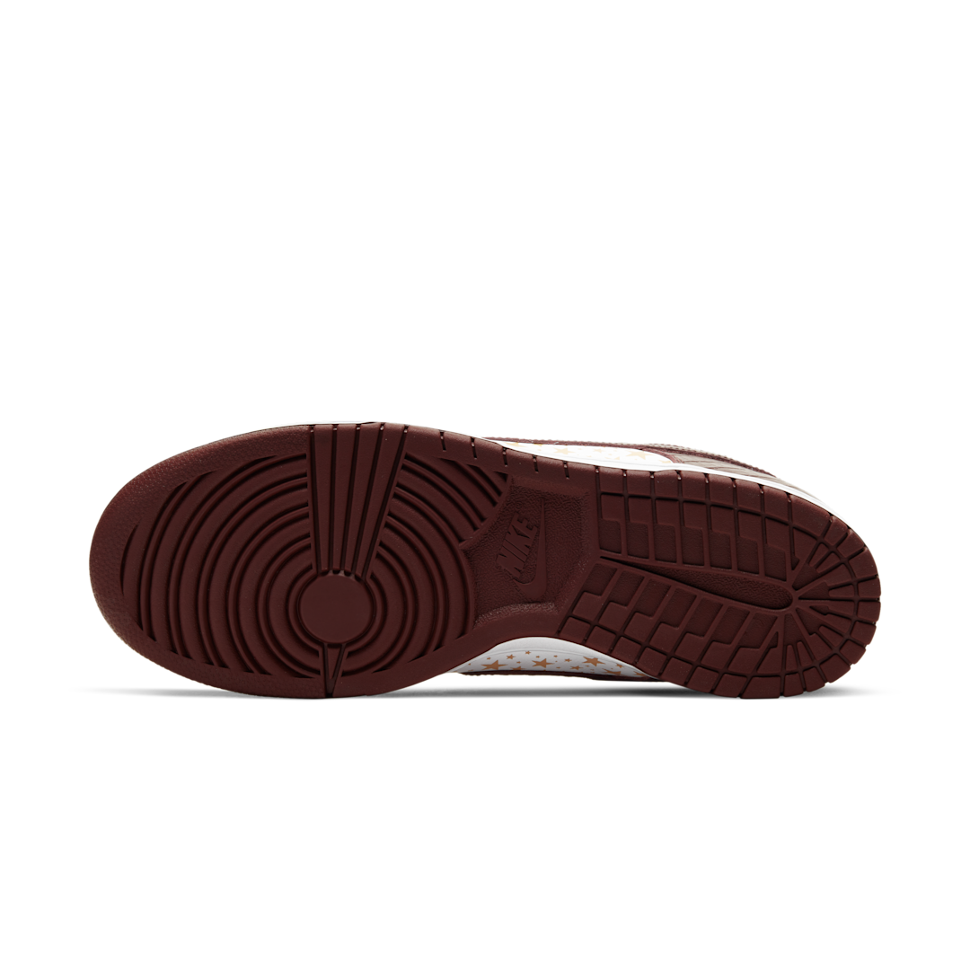 Nike SB Dunk Low Supreme Stars Barkroot Brown (2021), Barkroot Brown/Metallic Gold-White (DH3228-103)