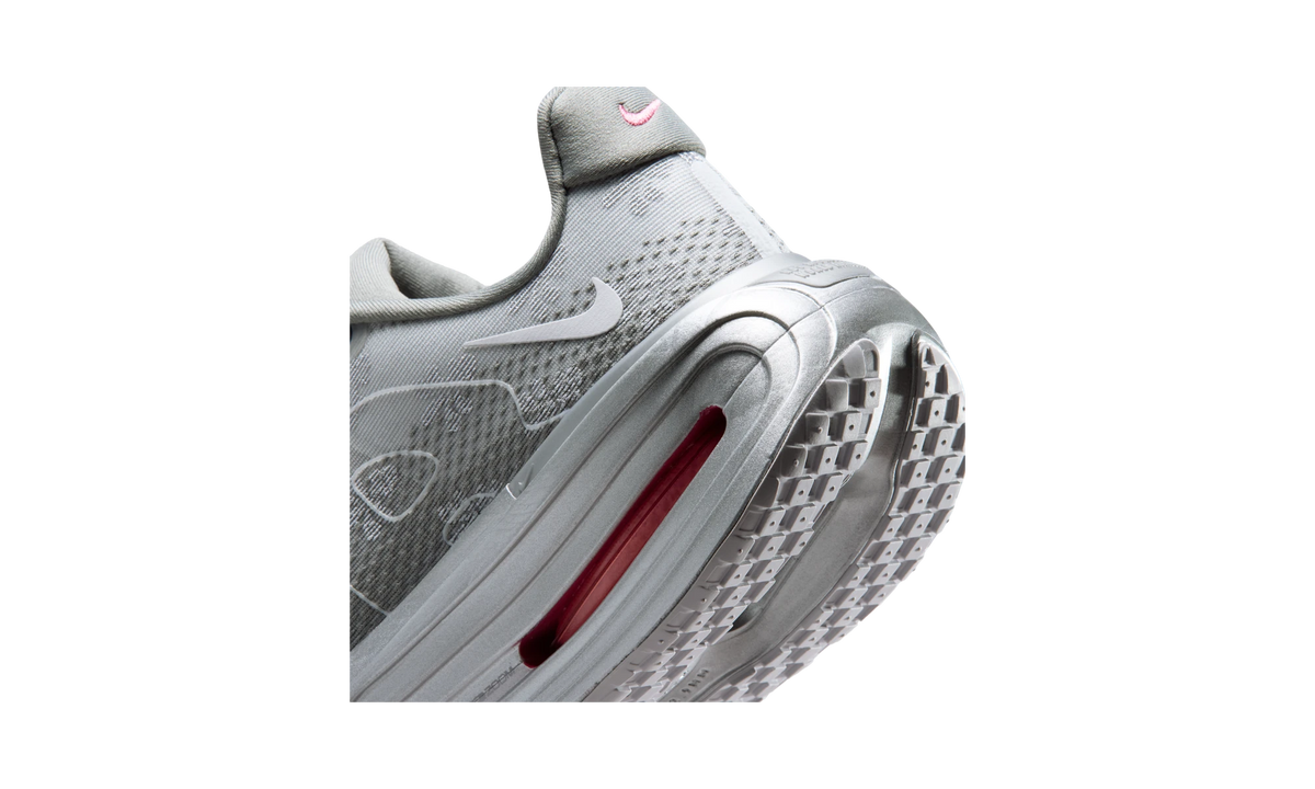 Nike Vomero Premium QS Fleur De-Lis Geyser Grey