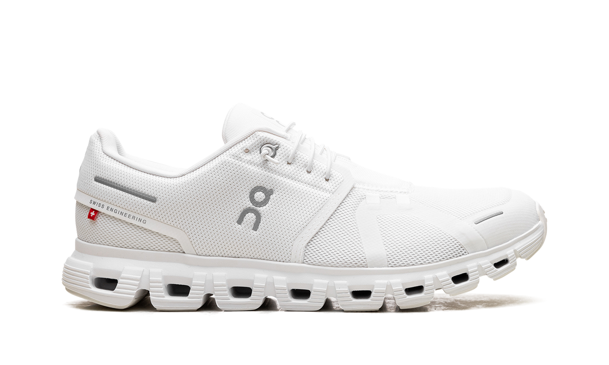 On Running Cloud 6 All White