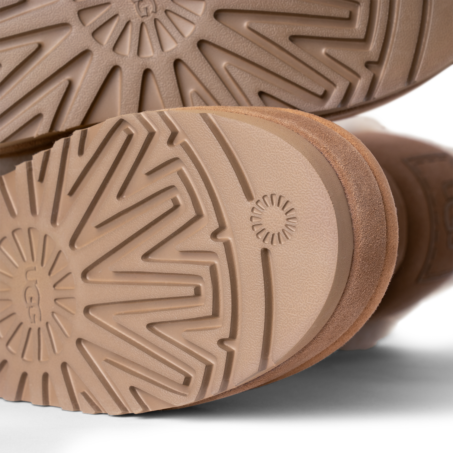 UGG Classic Chillapeak Boot Tall Chestnut, Chestnut (1145990-CHE)