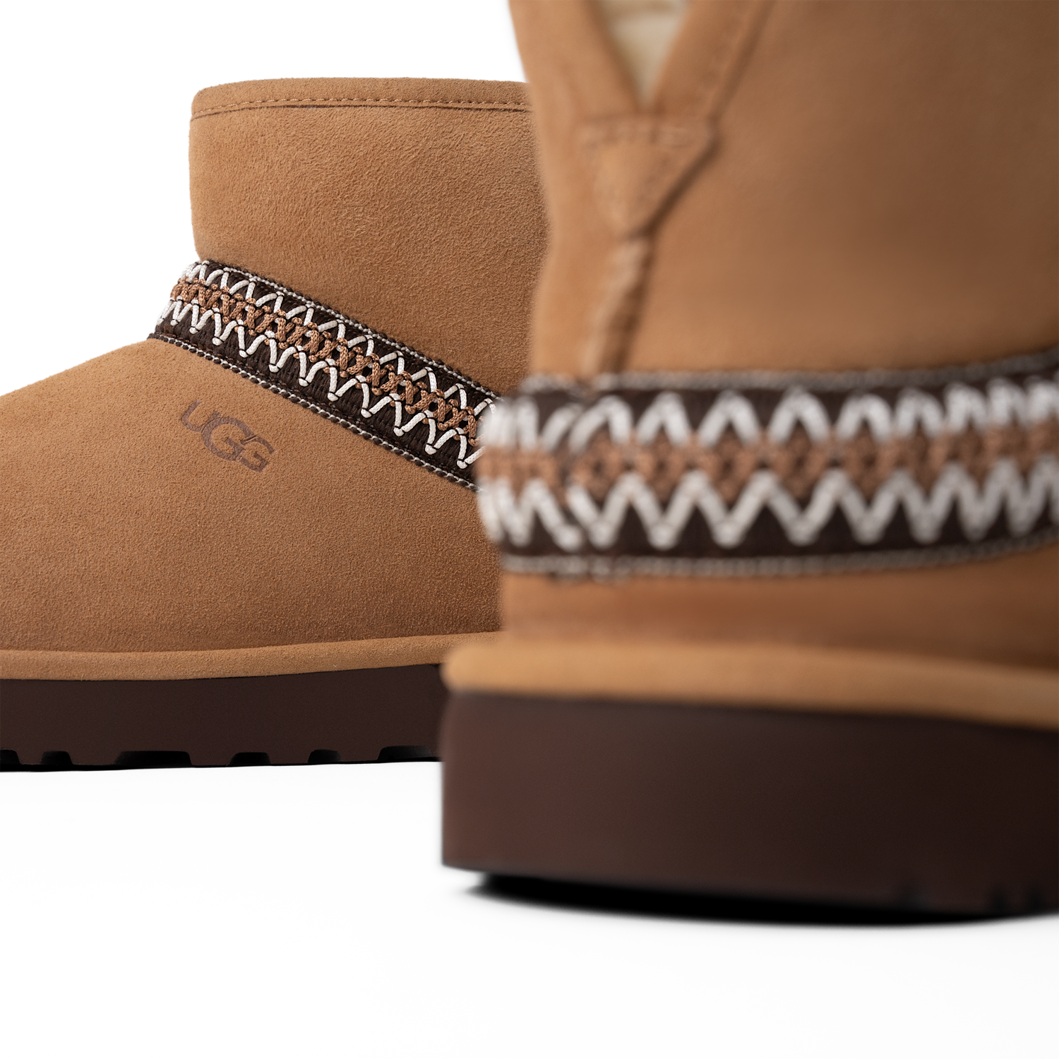 UGG Classic Mini Crescent Chestnut, Chestnut (1158262-CHE)
