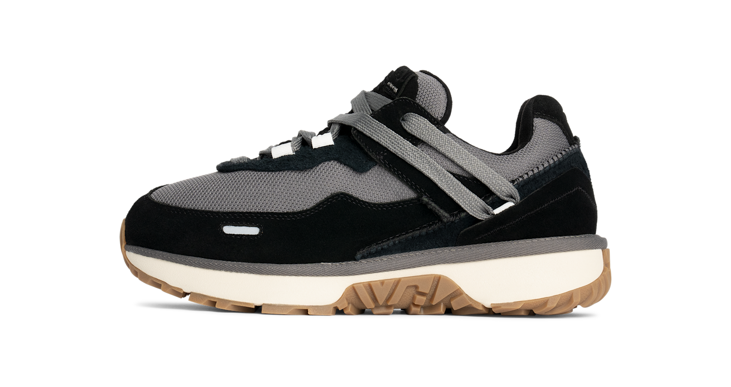 UGG RetroFi Low Black, Black (1167070-BLK)