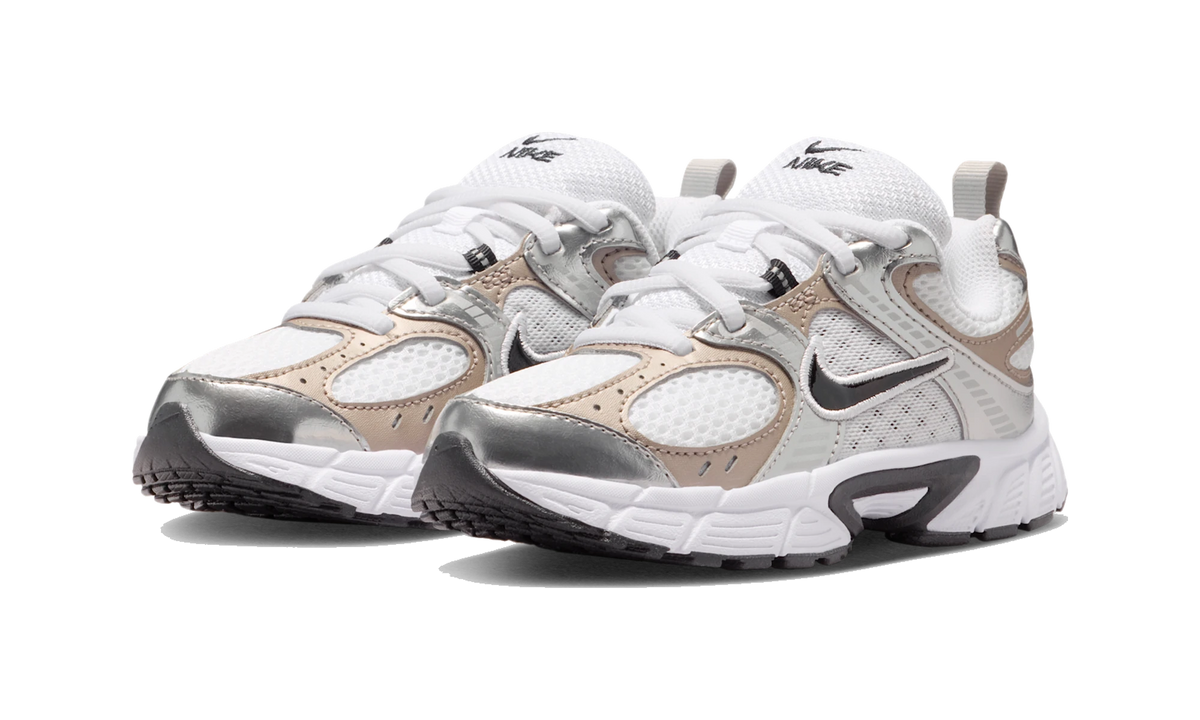 Nike V5 RNR Shoes (Classic laces) White/Vast Grey/College Grey/Black