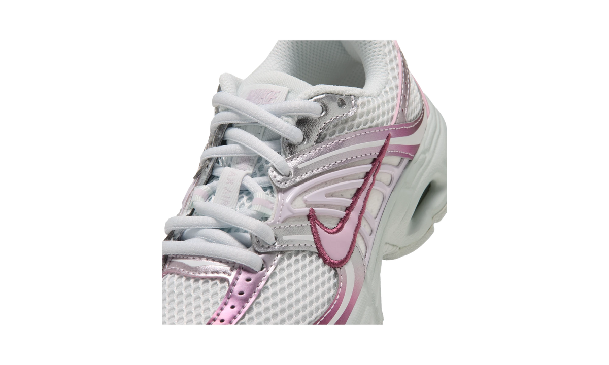 Nike Air Max Moto 2K Off-White/Metallic Silver/Mystic Dates/Bleached Lilac