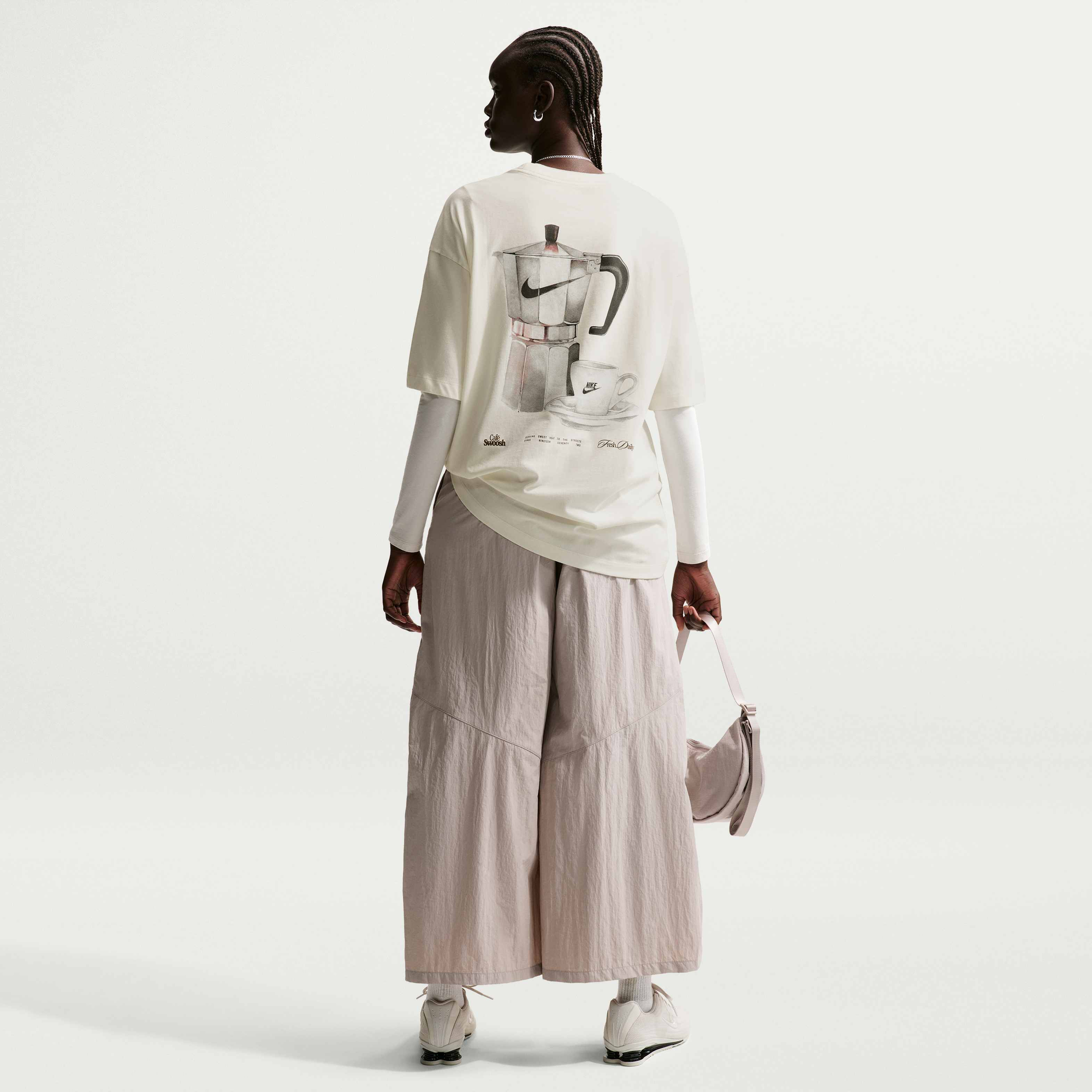 Nike Sportswear Classic Oversized Short-Sleeve T-Shirt Sail/Dark Hazel/Dark Hazel