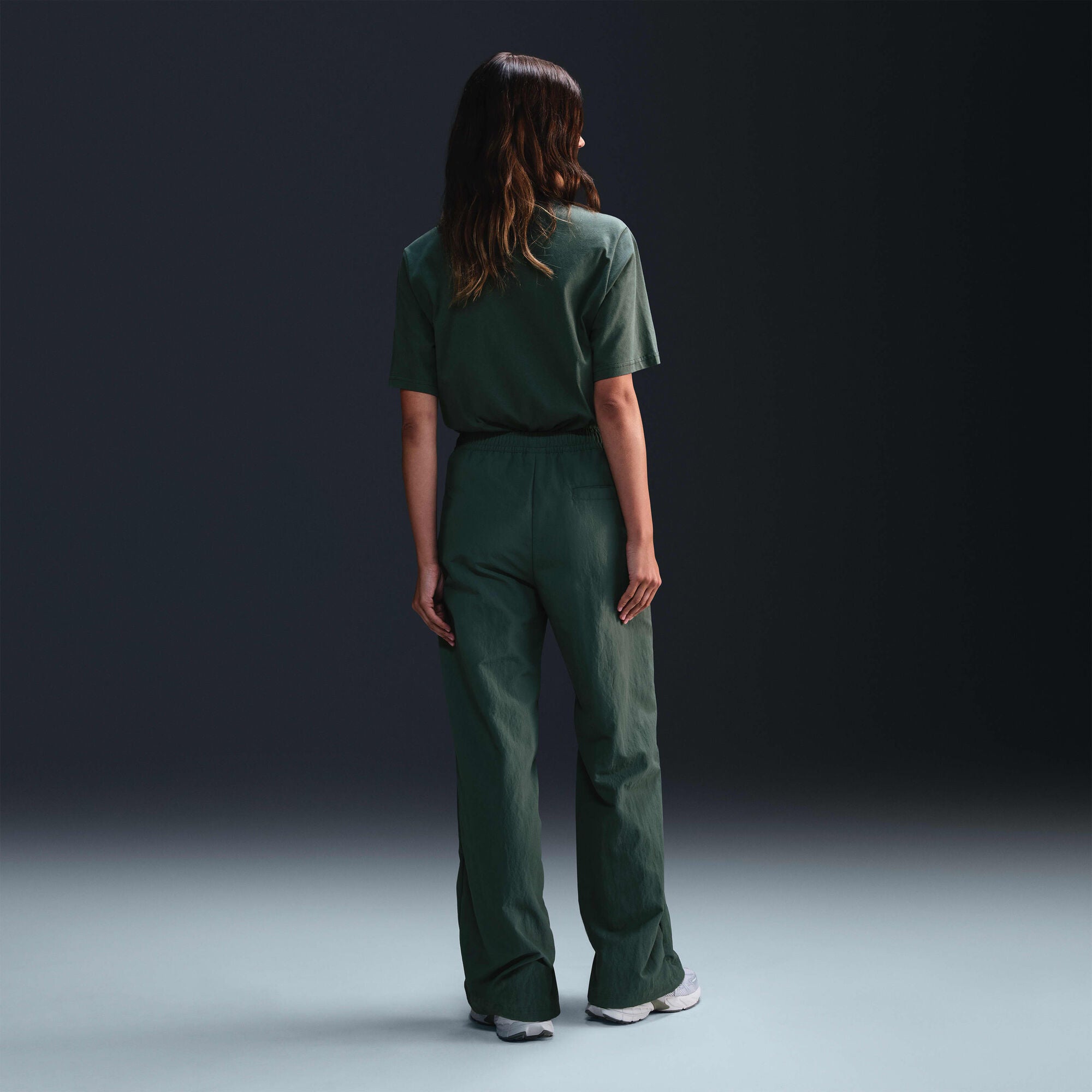 Nike Sportswear Everything Wovens Mid-Rise Open-Hem Trousers Vintage Green/Sail