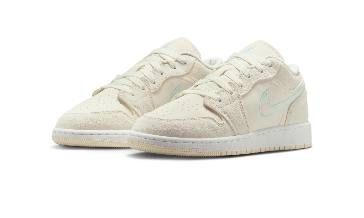 Air Jordan 1 Low SE Coconut Milk Igloo