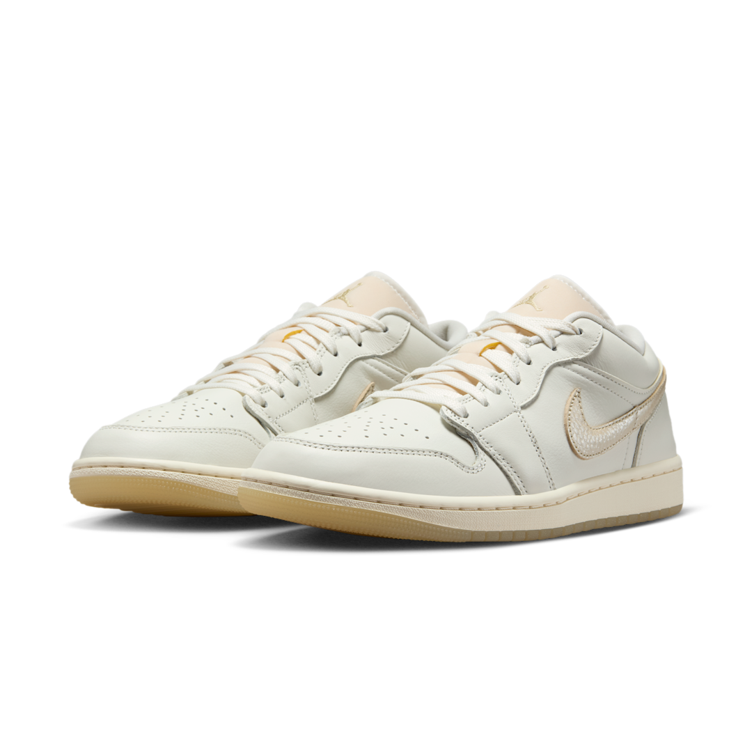 Air Jordan 1 Low SE Metallic Team Gold