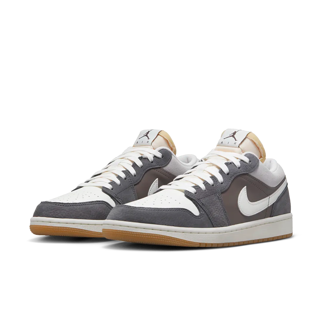 Air Jordan 1 Low SNKRS Day Korea Magpie (2023)