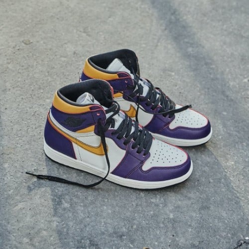 Air Jordan 1 Retro High OG Defiant SB LA to Chicago, Court Purple/Black-Sail-University Gold (CD6578-507)