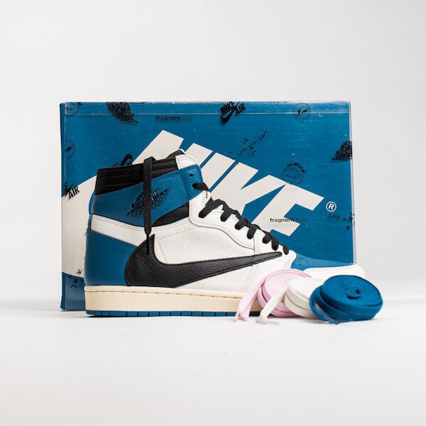 Air Jordan 1 Retro High OG SP Fragment x Travis Scott, Sail/Black-Military Blue-Shy Pink (DH3227-105)