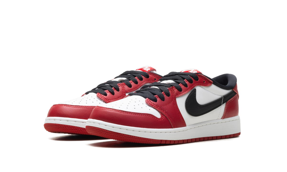 Air Jordan 1 Retro Low OG Chicago (2025)