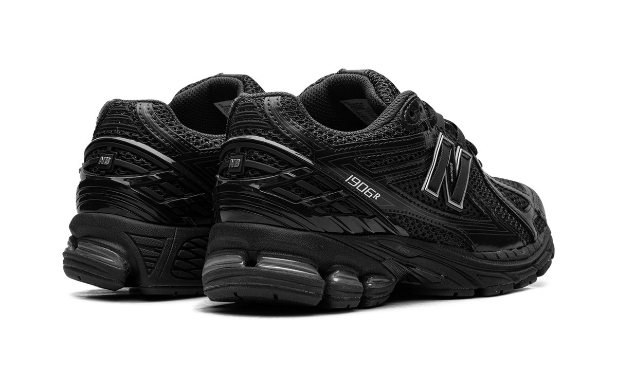 New Balance 1906R Black Metallic Silver