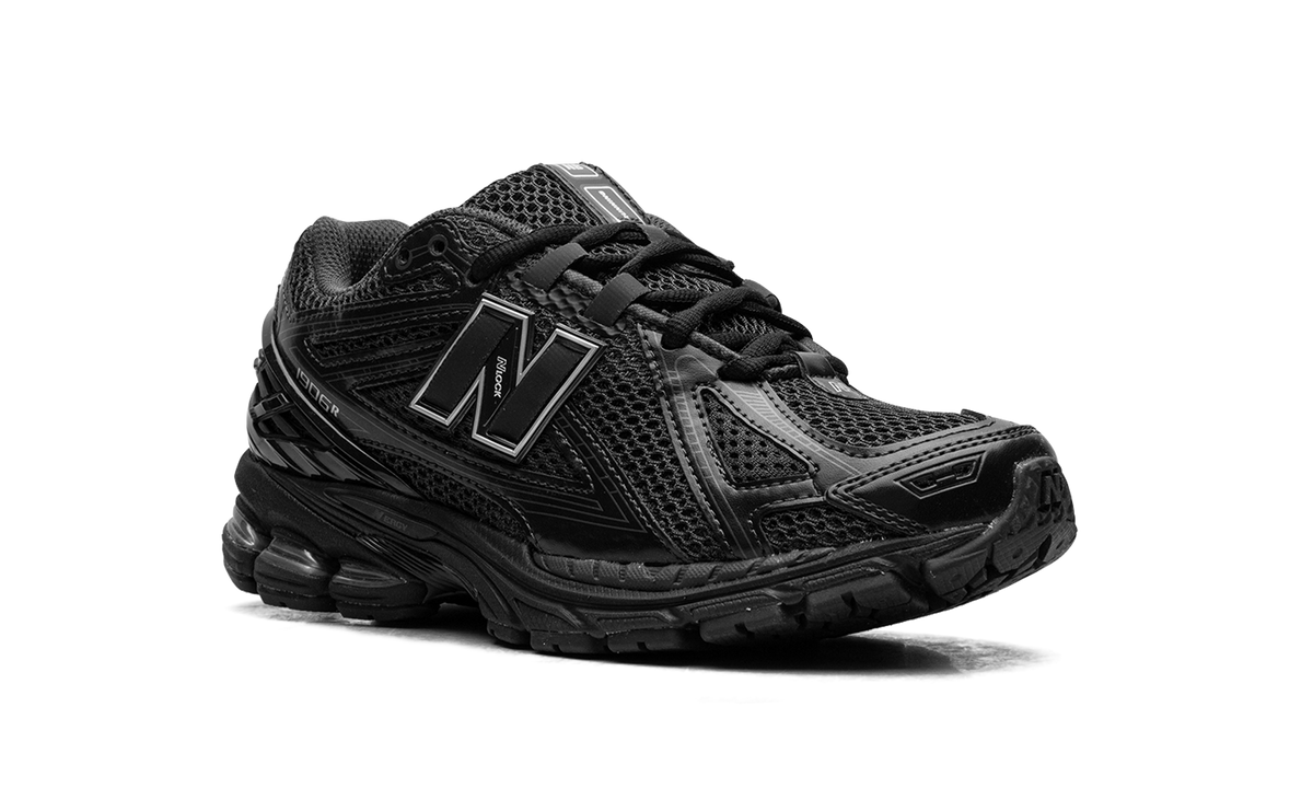 New Balance 1906R Black Metallic Silver