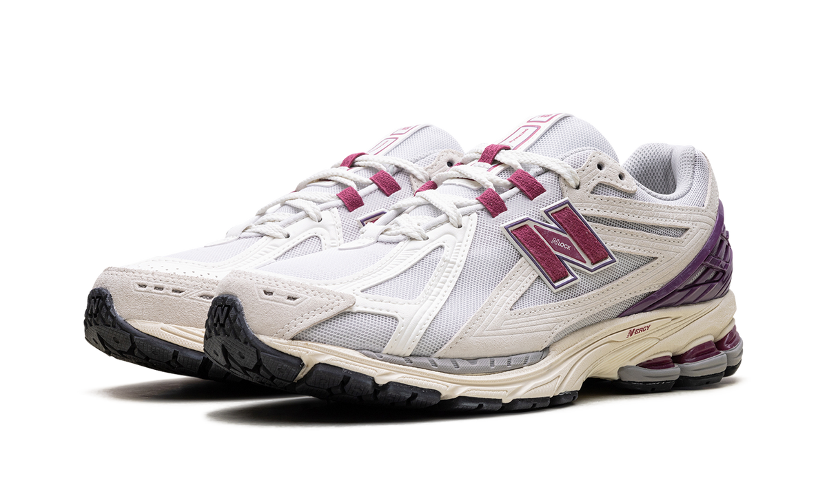 New Balance 1906R Sea Salt Radiant Purple