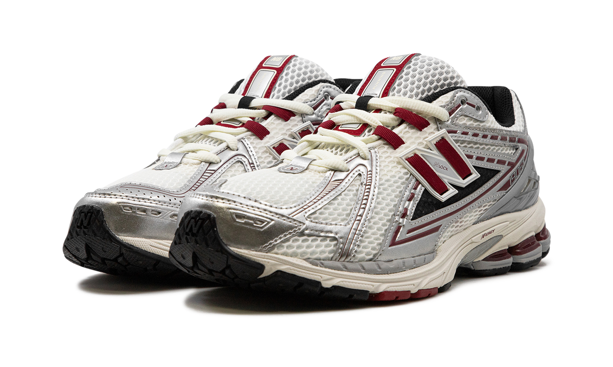 New Balance 1906R Silver Classic Crimson