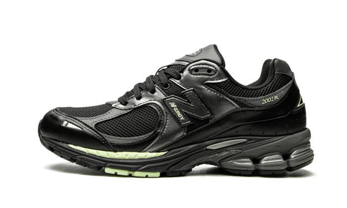 New Balance 2002R Black Silver Green, Black/Powder Green (M2002RLD)