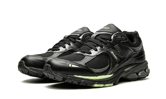 New Balance 2002R Black Silver Green, Black/Powder Green (M2002RLD)