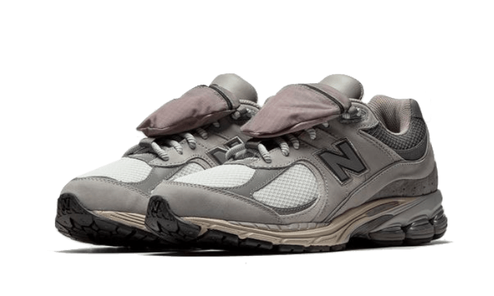 New Balance 2002R Grey Pocket, Grey/Light Grey/Black (M2002RVC)