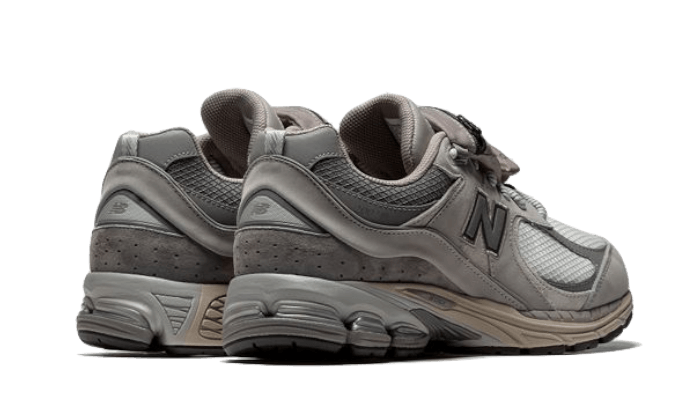 New Balance 2002R Grey Pocket, Grey/Light Grey/Black (M2002RVC)