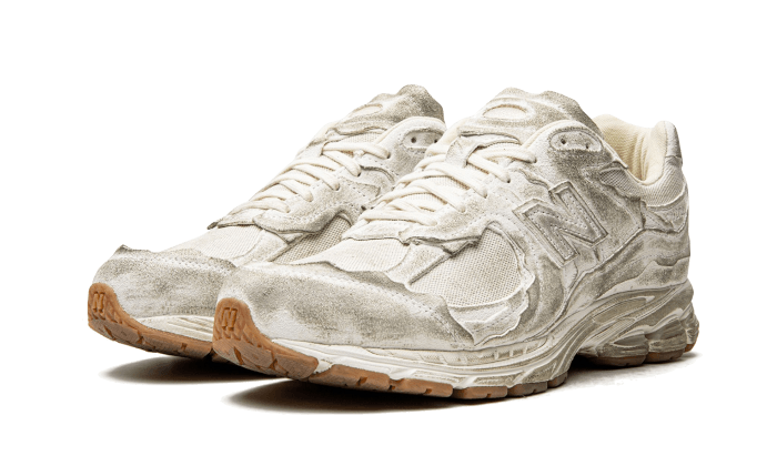 New Balance 2002R Protection Pack Distressed, NB White/Gum (M2002RDG)