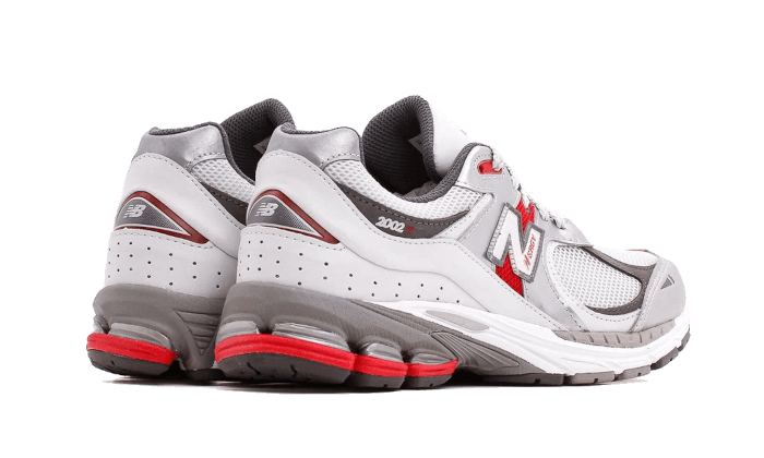 New Balance 2002R Silver Metallic Team Red, Silver Metallic/Team Red (M2002RLB)