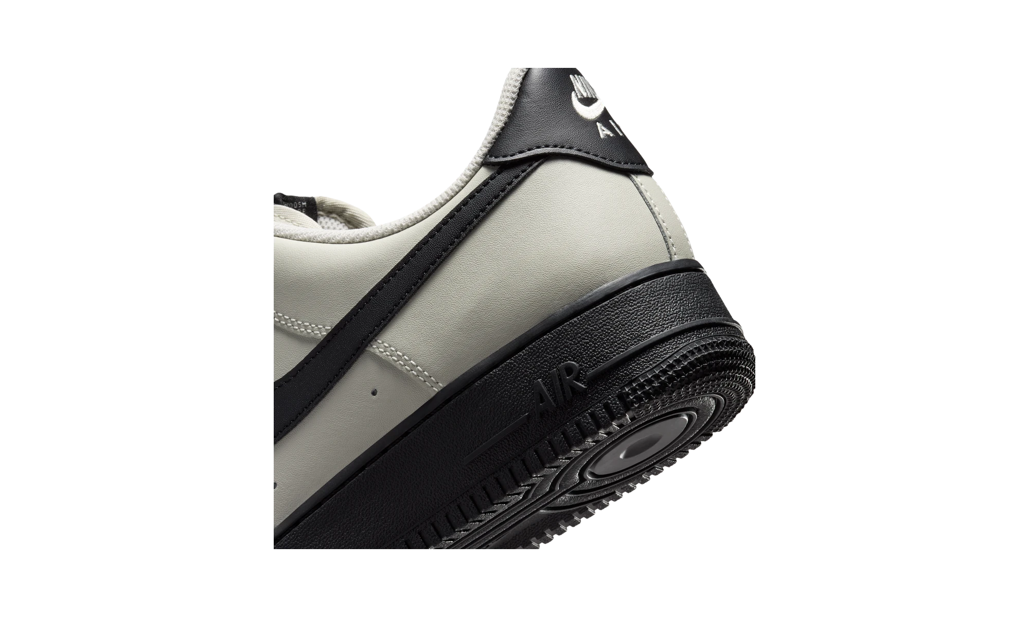 Nike Air Force 1 07 Light Bone Black