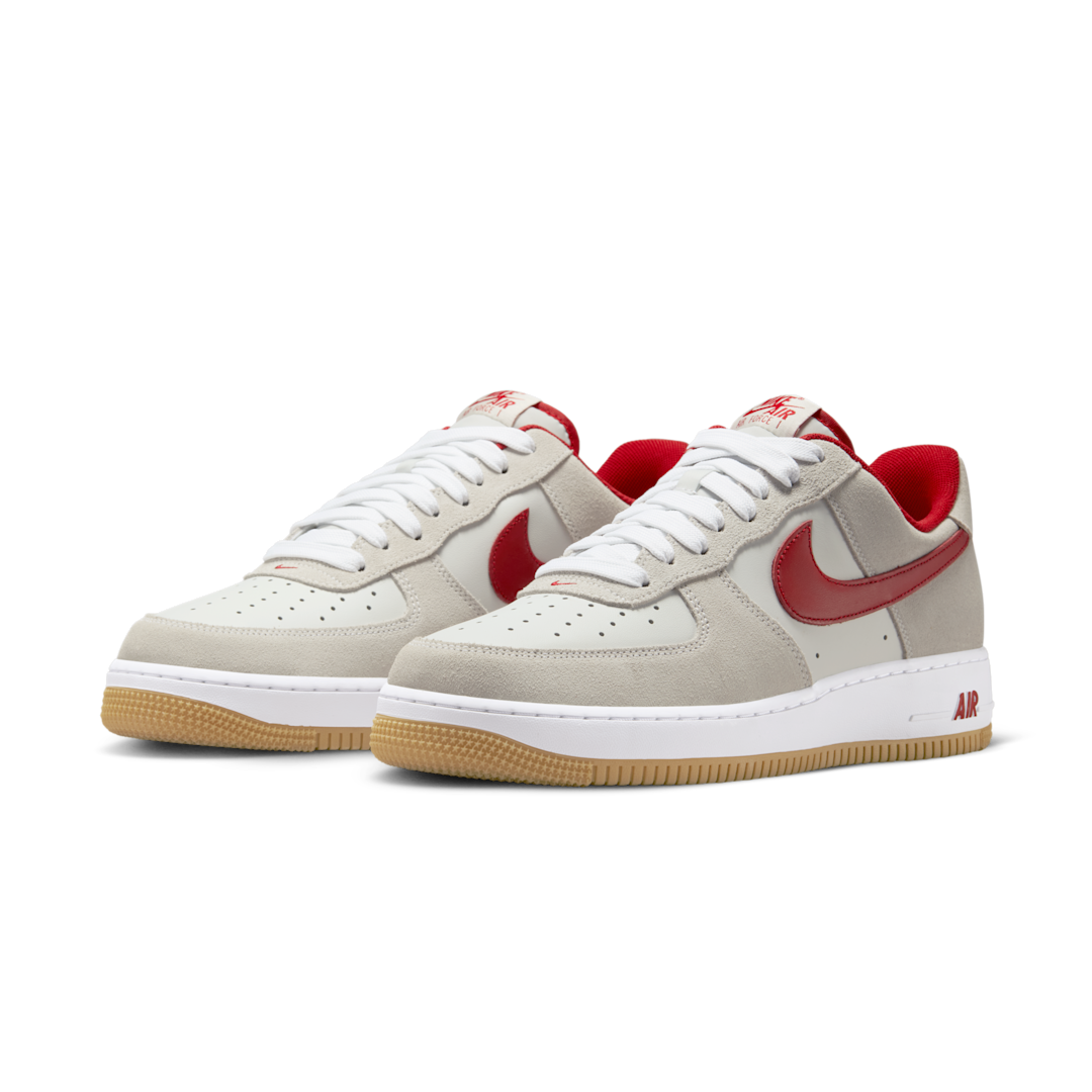 Nike Air Force 1 Low '07 LV8 Summit White Varsity Red Gum, Summit White/White/Gum Yellow/Varsity Red (IB6388-101)