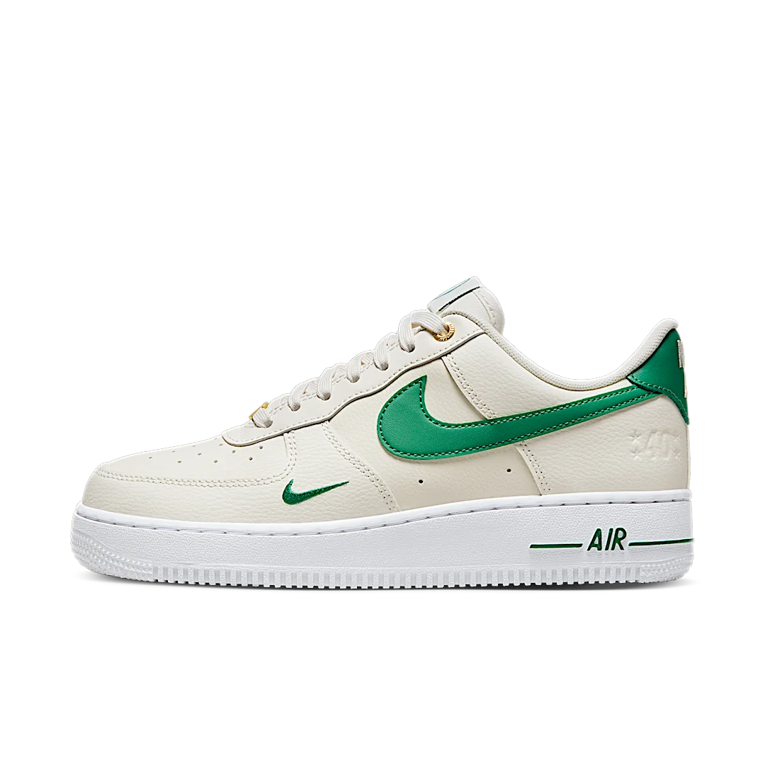 Nike Air Force 1 Low '07 SE 40th Anniversary Edition Sail Malachite, Sail/Malachite-White-Metallic Gold (DQ7582-101)