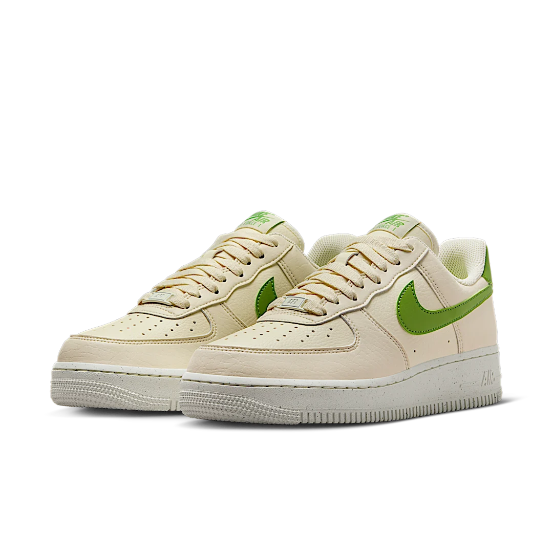 Nike Air Force 1 Low '07 SE Coconut Milk Chlorophyll, Coconut Milk/Chlorophyll/Sail/Volt/Black (DV3808-102)