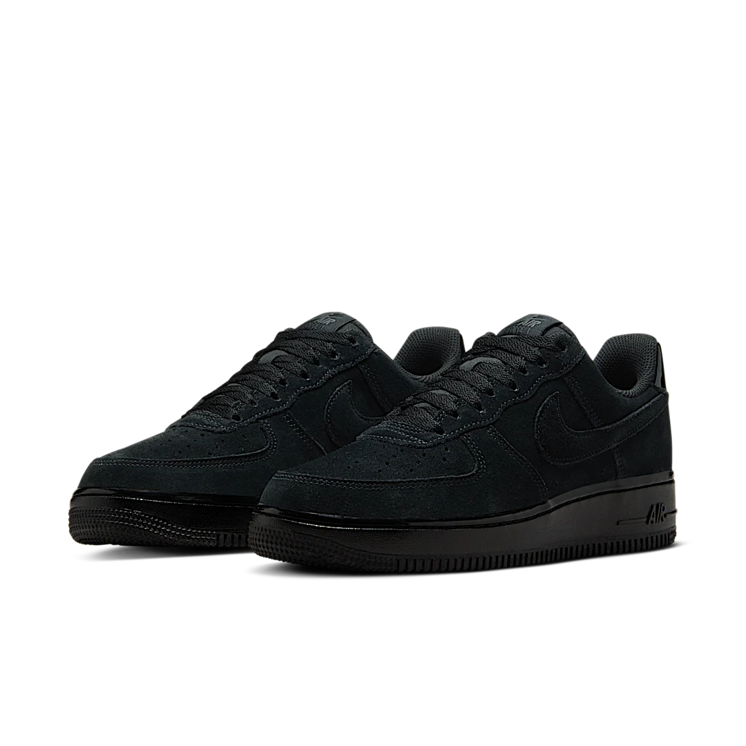 Nike Air Force 1 Low '07 Triple Black Suede, Black/Anthracite/White/Black (HM9659-001)