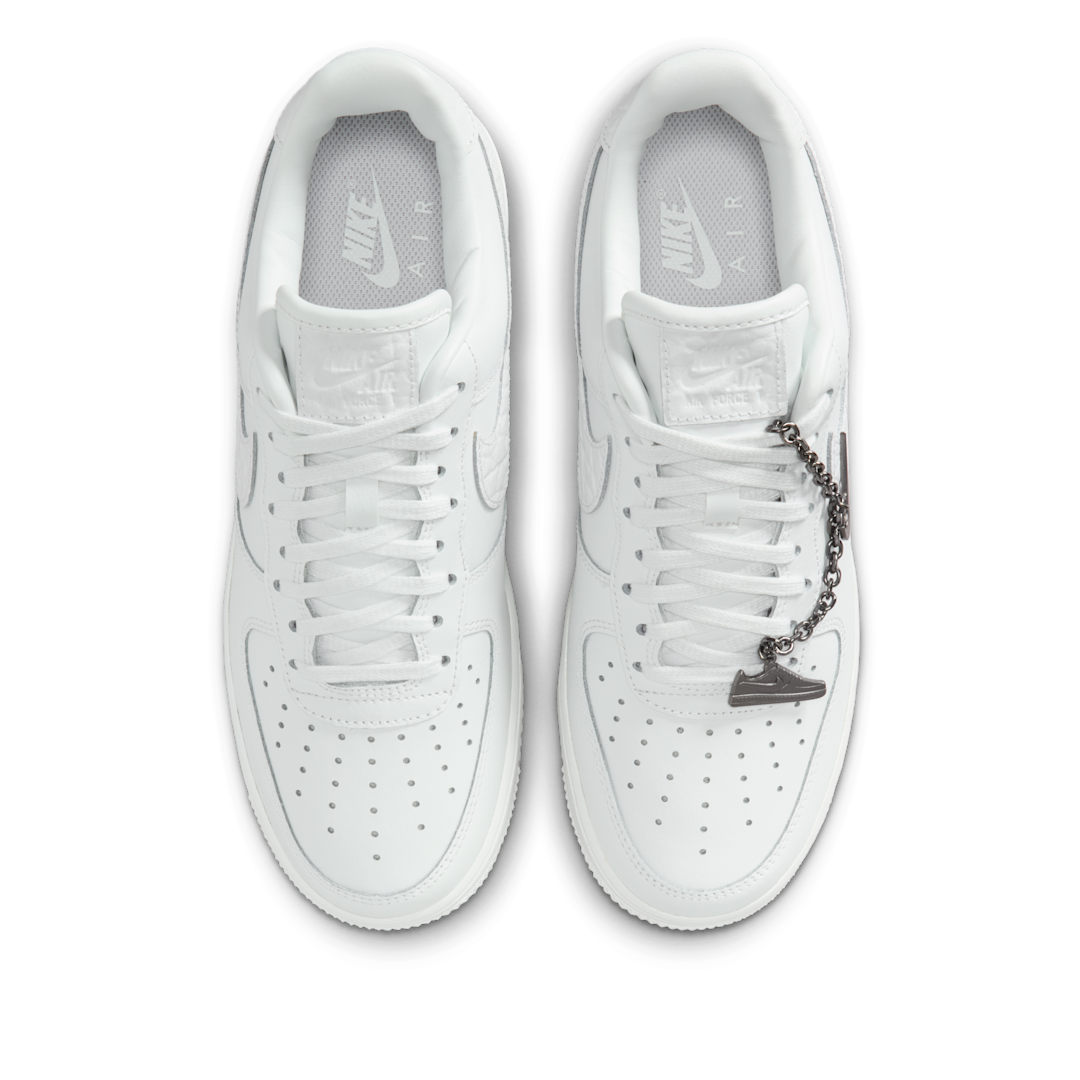 Nike Air Force 1 '07 Low Summit White Mini Charm, Summit White/White/Metallic Silver/Summit White (IM6485-121)
