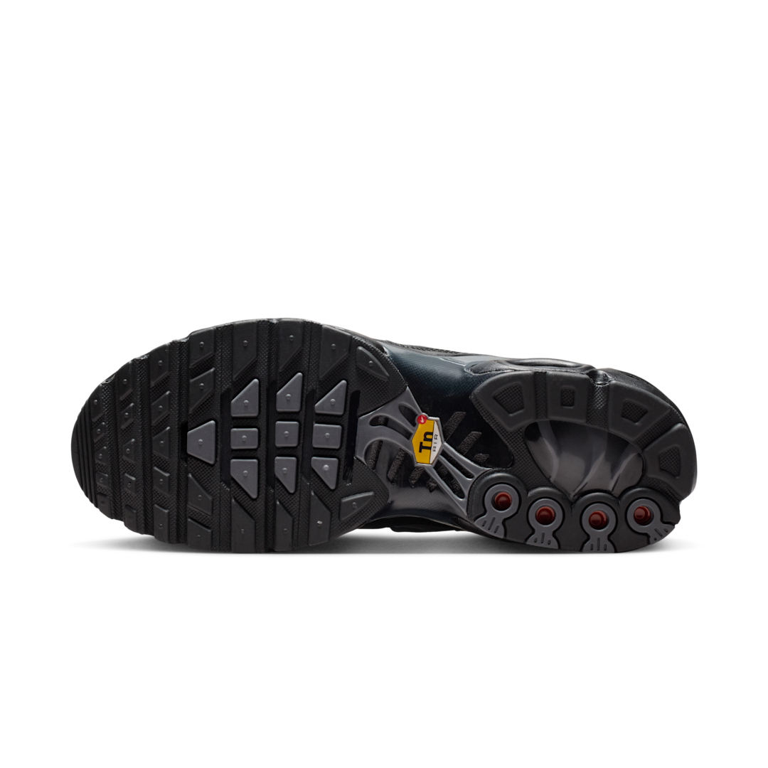 Nike Air Max Plus Black/Metallic Silver/Dark Grey